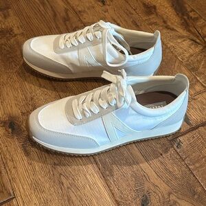 MIA Sneakers. 6.5 white cream